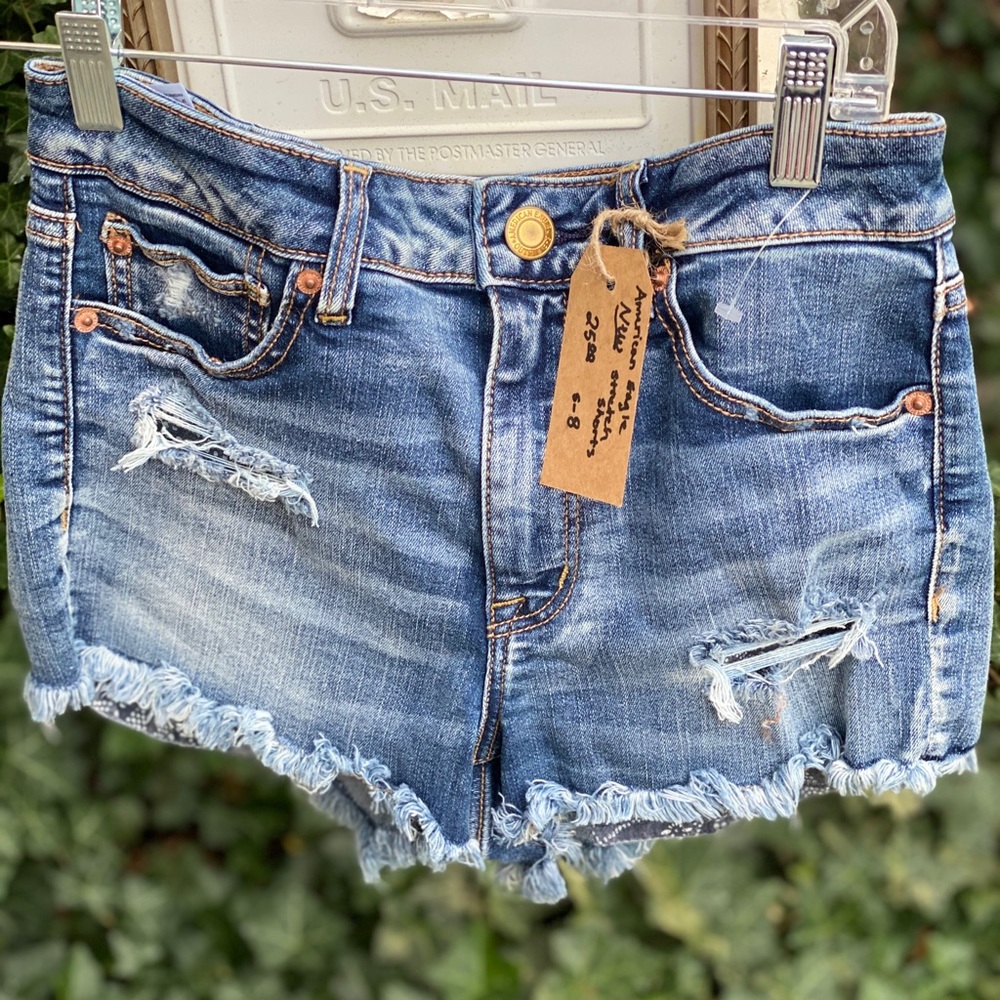 American eagle shorts fashionable new size 6